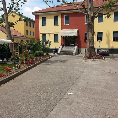 Hotel Garden Милан Экстерьер фото