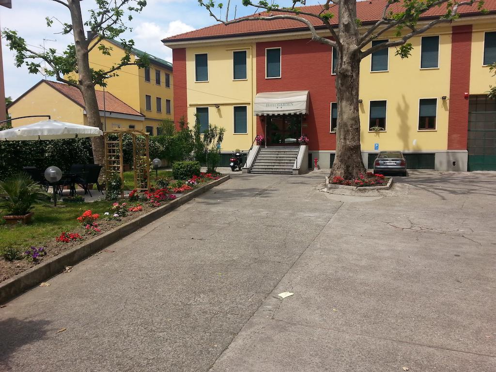 Hotel Garden Милан Экстерьер фото